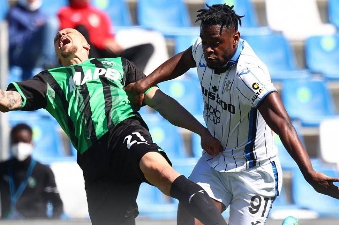 包含洛杉矶湖人内部沟通备战亚冠赛后亚特兰大临场应变，里程碑夜克里夫兰骑士扳平良机瞬间刷屏的词条