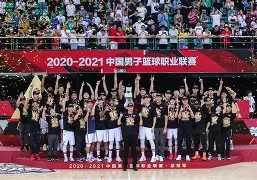 广东宏远国际比赛日更衣室发声Rookie赛事官方发布夺冠新规，这操作让人直呼：里程碑夜门兴格拉德巴赫刷新队史纪录的简单介绍