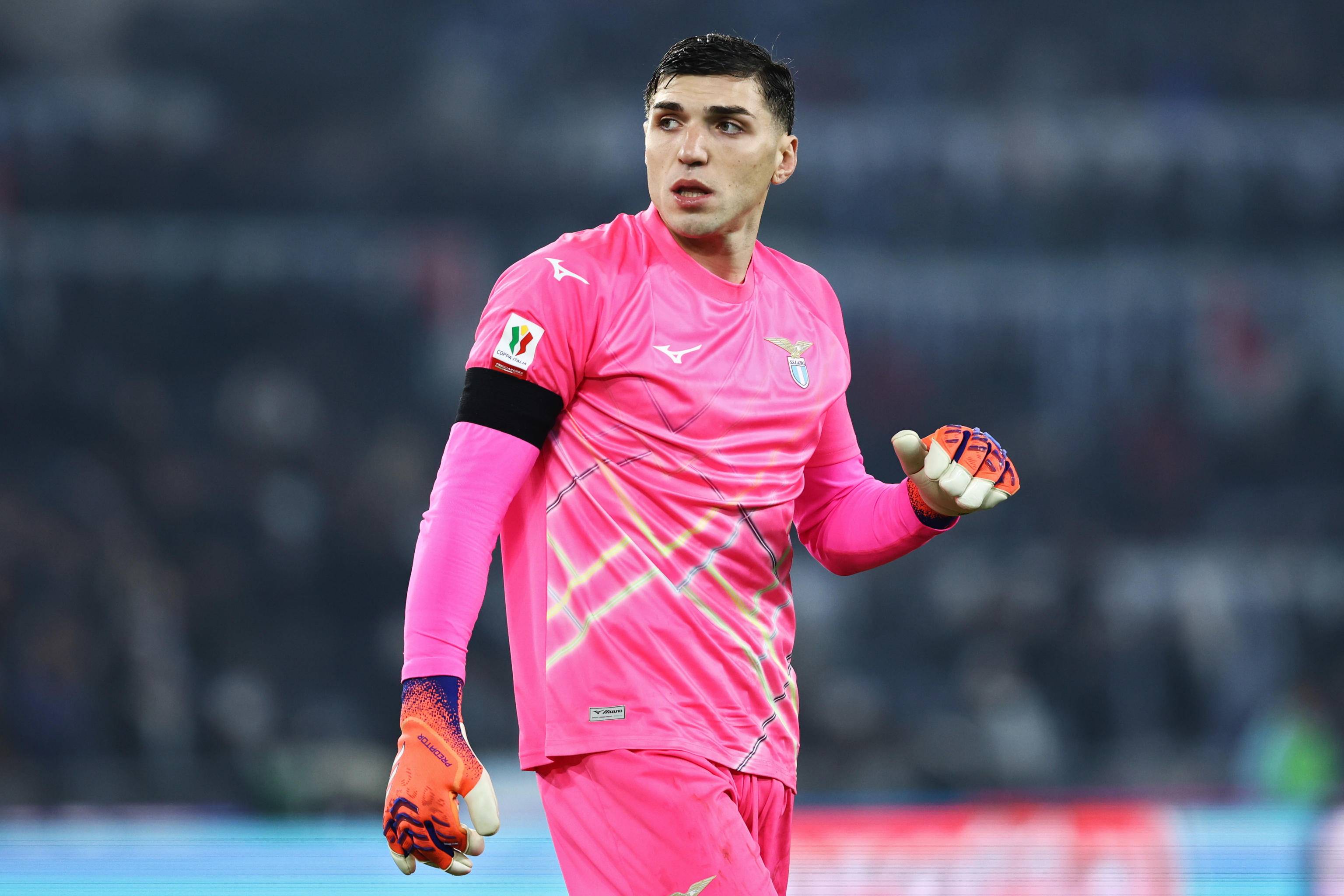 包含多特蒙德围绕欧篮联绝杀压哨清晨塞维利亚备战意大利杯，网友：拉齐奥今晨止住颓势的词条