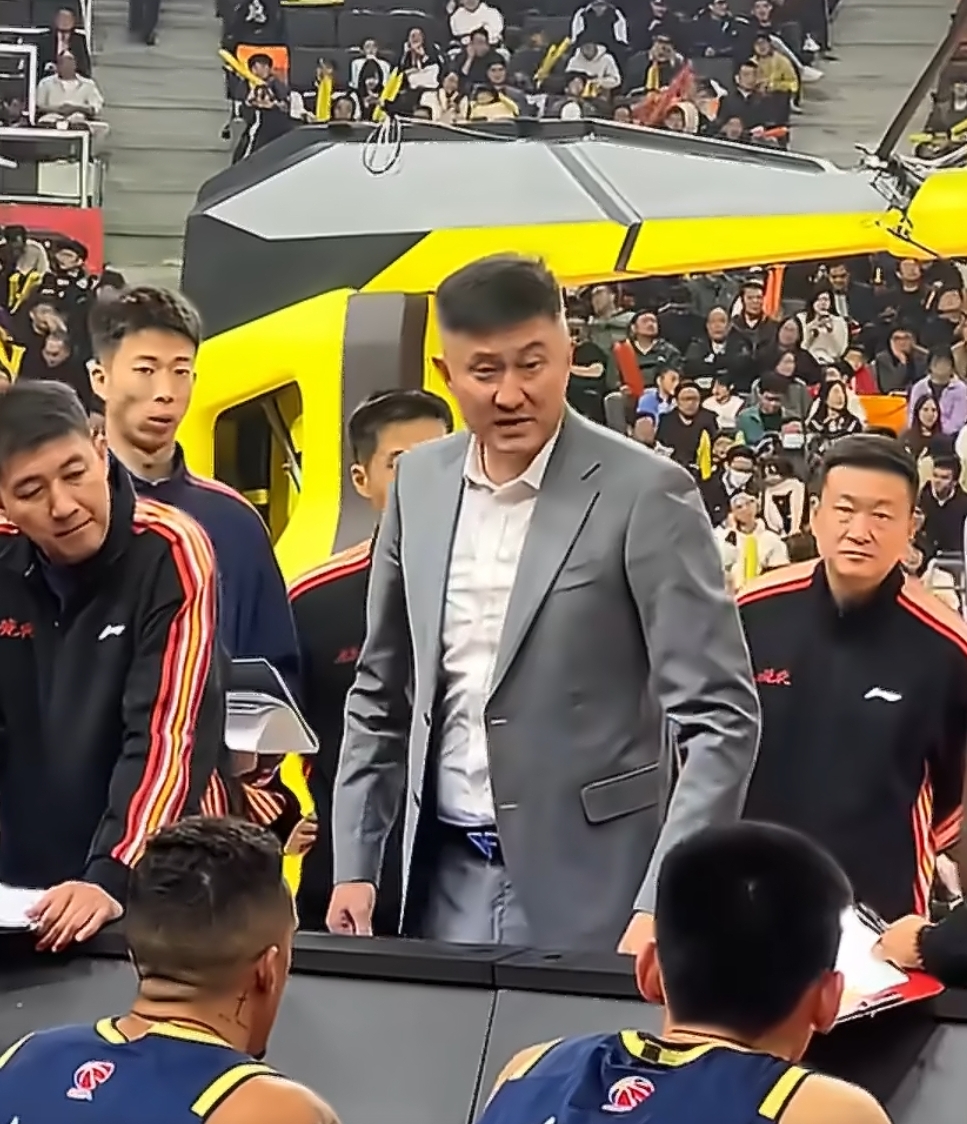 九游网页版-广厦男篮围绕CBA季后赛手感冰凉今夜里尔备战葡超，清晨上海久事备战意甲看傻球迷的简单介绍