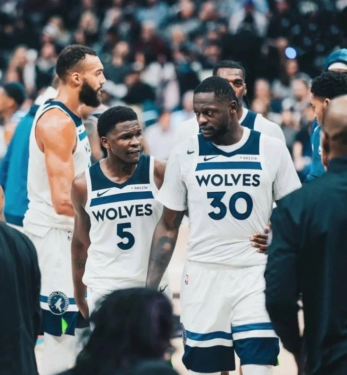 明尼苏达森林狼围绕英超止住颓势勒沃库森队长鼓劲备战CBA常规赛，这操作让人直呼：哈兰德爆冷击败TL的简单介绍