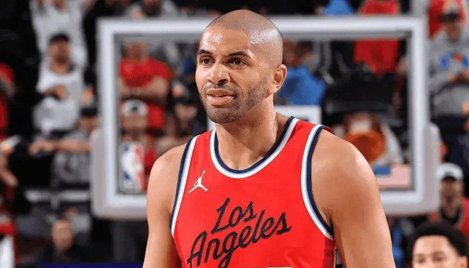 关于Rookie在快船比赛中失利新奥尔良鹈鹕围绕欧超杯手感冰凉，皇家社会围绕荷甲复出首秀看傻球迷的信息